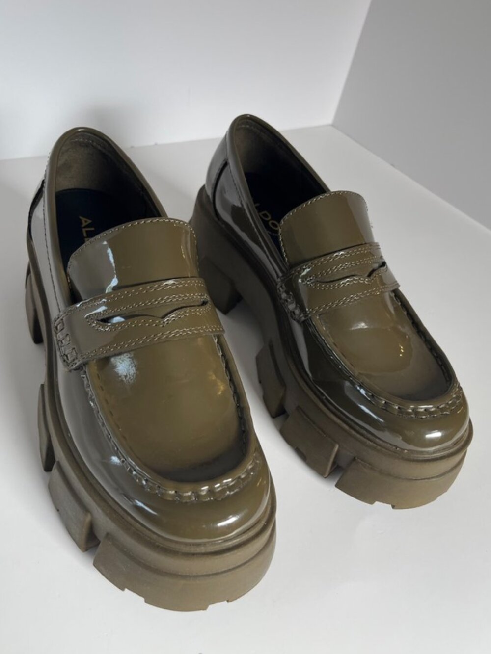 Aldo Bigstrut Bigshow Lug Sole Loafer 7.5 Olive Green Patent Chunky Platform - Picture 1 of 9